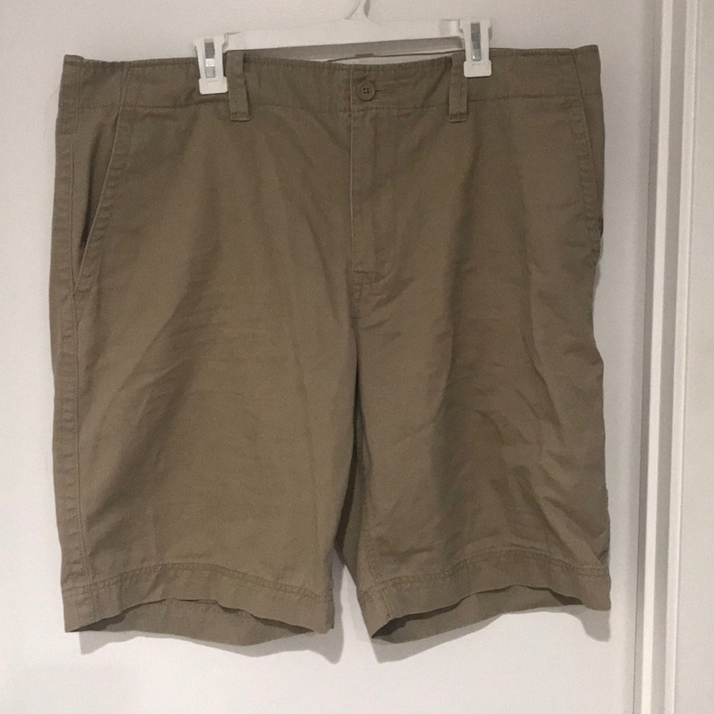 Gap khaki shorts
